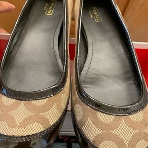Coach flats